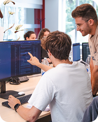 Dieter en Loran van Aware in gesprek over een B2B-klantenportaal